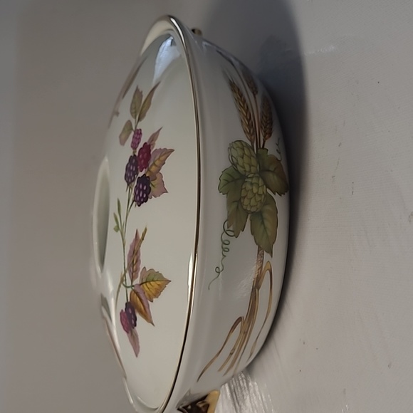 Royal worcester  evesham gold trim round Casserole dish with lid - Picture 3 of 9